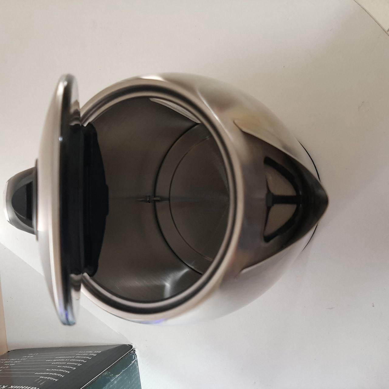 ������ KitFort KT-6106